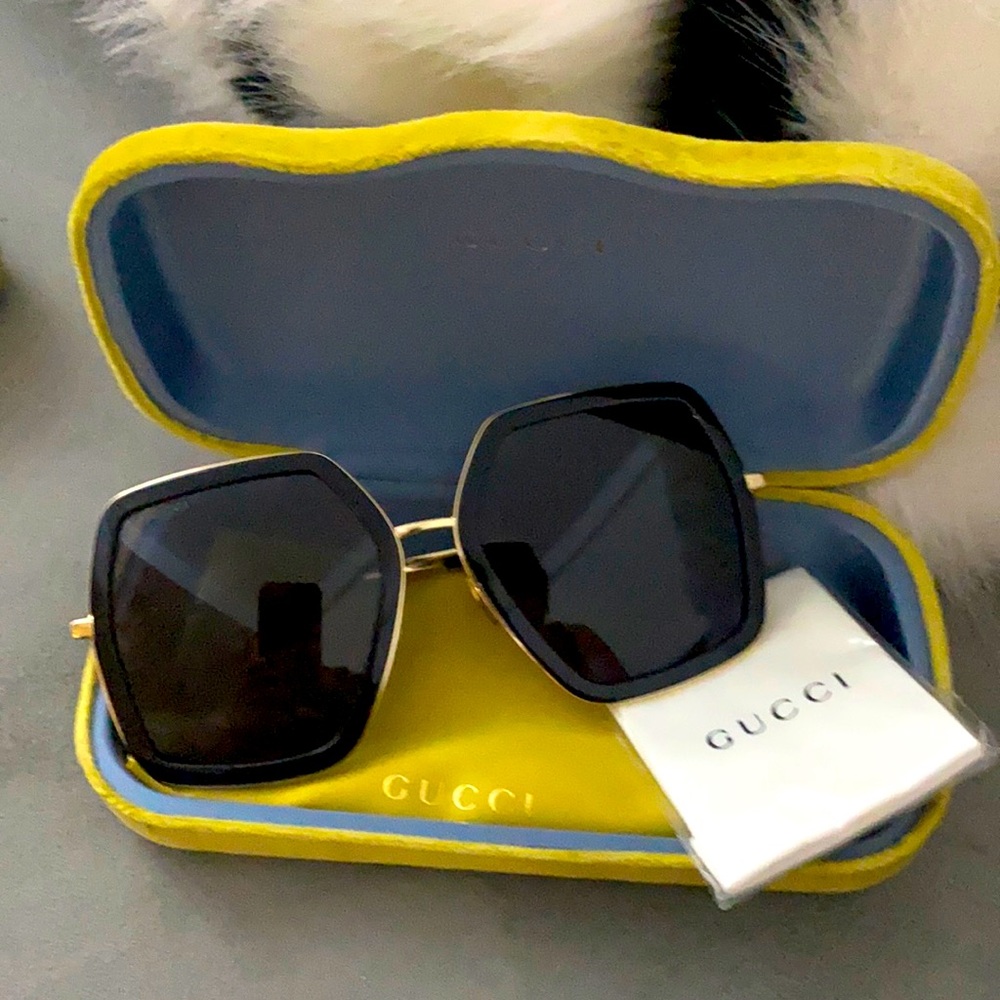 Gucci black oversized sunglasses! Authentic!